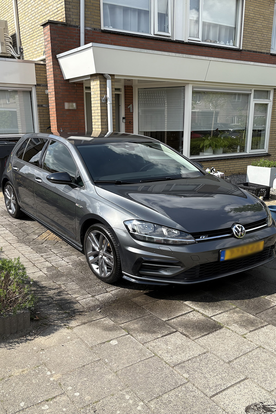 De Glansmeester zorgt voor een stralende auto